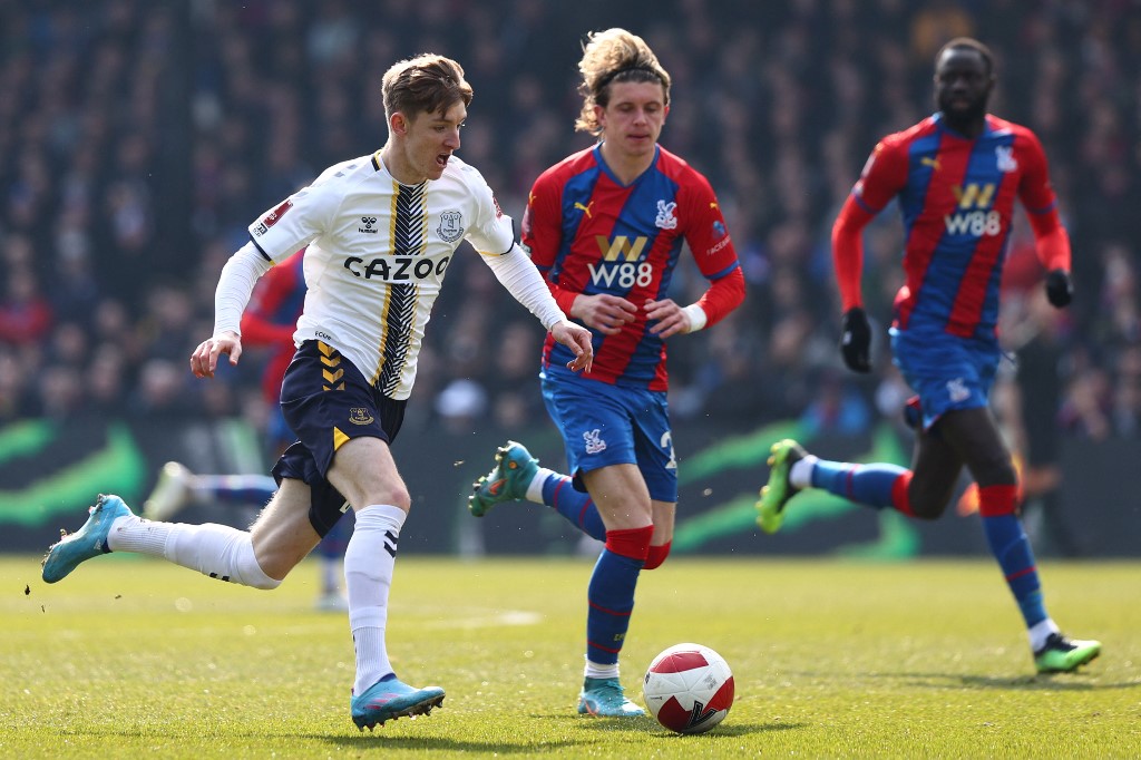 FB体育网页版入口-包含今夜足总杯传出新动向；里尔更衣室发声；管理层表态——底气十足；赛程密集仍需轮换的词条